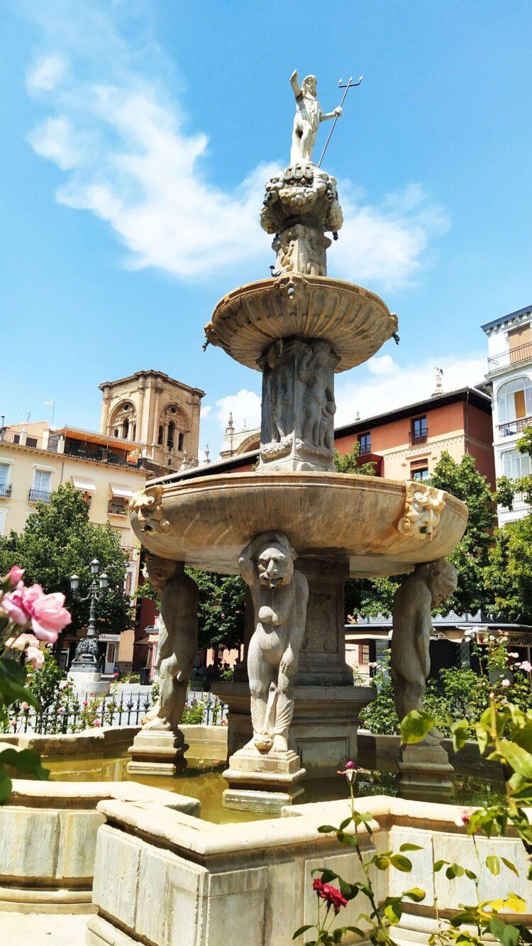 Granada Enamora: 5 plazas históricas en el corazón de la ciudad