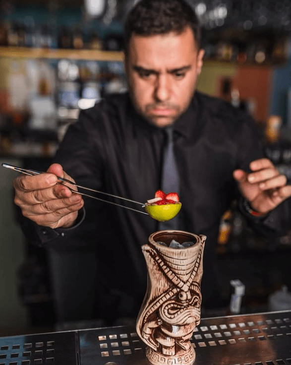 Coctelería con Mario Gallart: bartender y empresario que ama el arte del maridaje