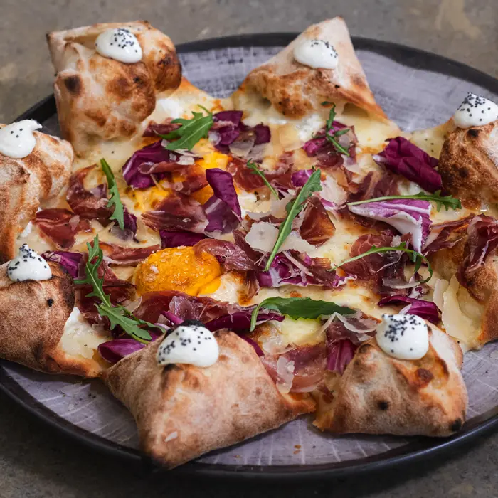 Restaurante italiano La Piccola Carmela de Granada: La auténtica pizza napolitana en tu plato